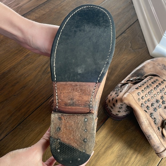 Bed Stu leather slip on boots in very good condition! Women’s Size 7 !!! - Picture 6 of 7